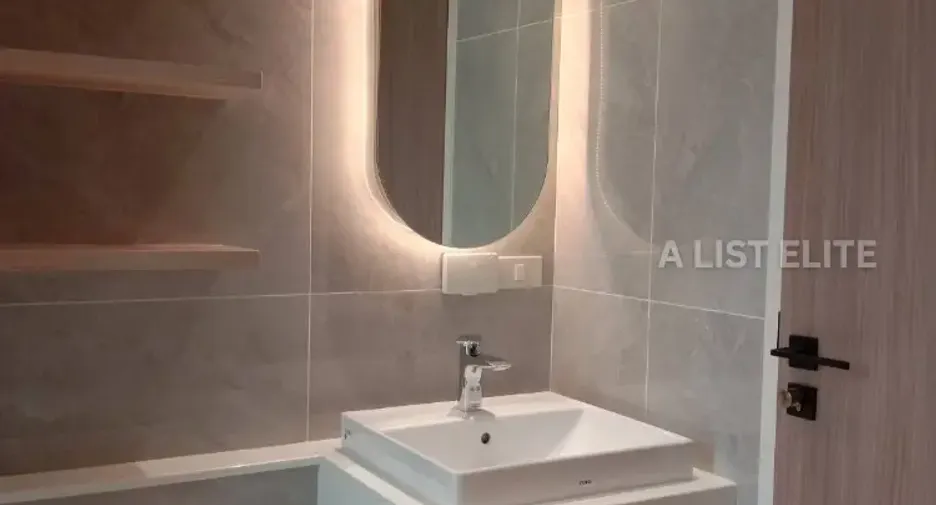Condo en venta de 2 habitaciones en Khlong Toei, Bangkok