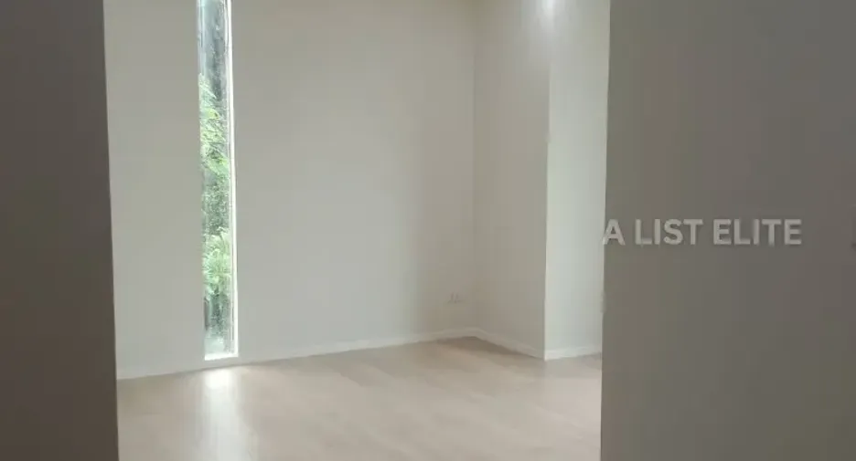 Condo en venta de 2 habitaciones en Khlong Toei, Bangkok