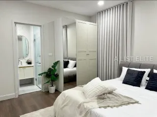 For rent 4 bedrooms condo in Saphan Sung, Bangkok