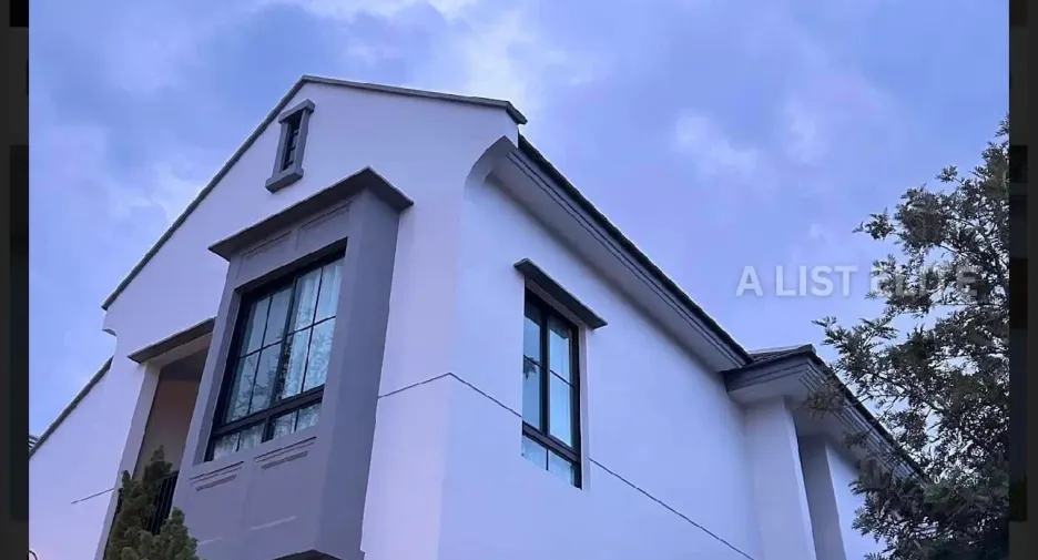 For rent 4 bedrooms condo in Saphan Sung, Bangkok
