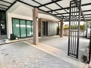Condo en alquiler y en venta de 5 habitaciones en Prawet, Bangkok