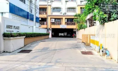For sale 3 bedrooms condo in Khlong Toei, Bangkok