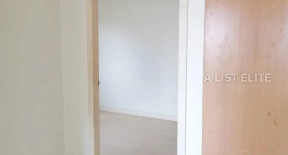 For sale 3 bedrooms condo in Khlong Toei, Bangkok