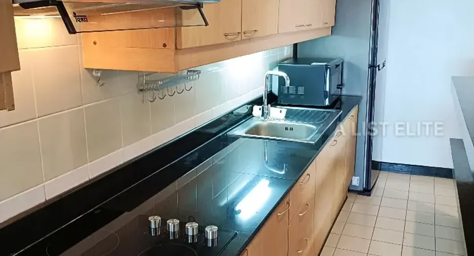 For sale 3 ベッドルーム condo in Yan Nawa, Bangkok