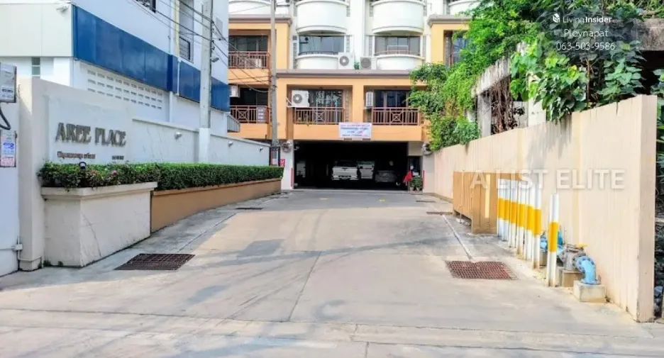 For sale 3 bedrooms condo in Khlong Toei, Bangkok