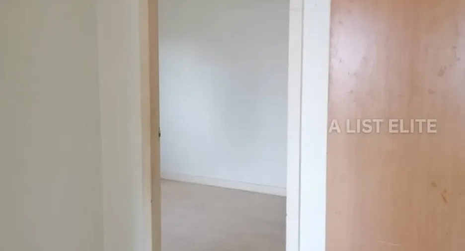 For sale 3 bedrooms condo in Khlong Toei, Bangkok