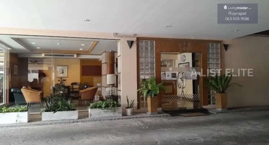 For sale 3 bedrooms condo in Khlong Toei, Bangkok