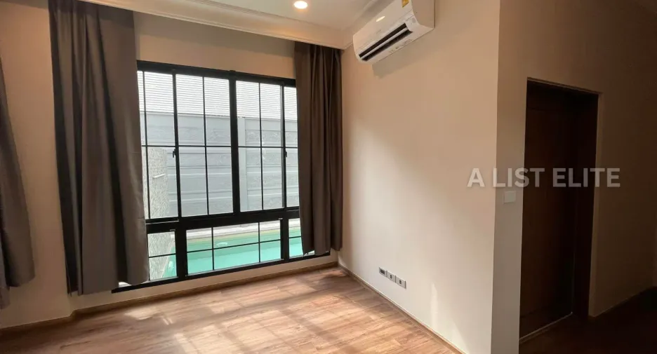 Wohnung zum Kauf mit 4 Zimmer in Thawi Watthana, Bangkok