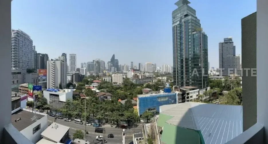 For sale 3 bedrooms condo in Watthana, Bangkok