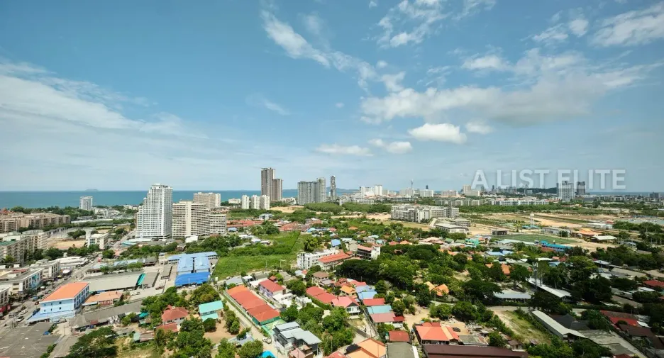 For sale 2 bedrooms condo in Jomtien, Pattaya