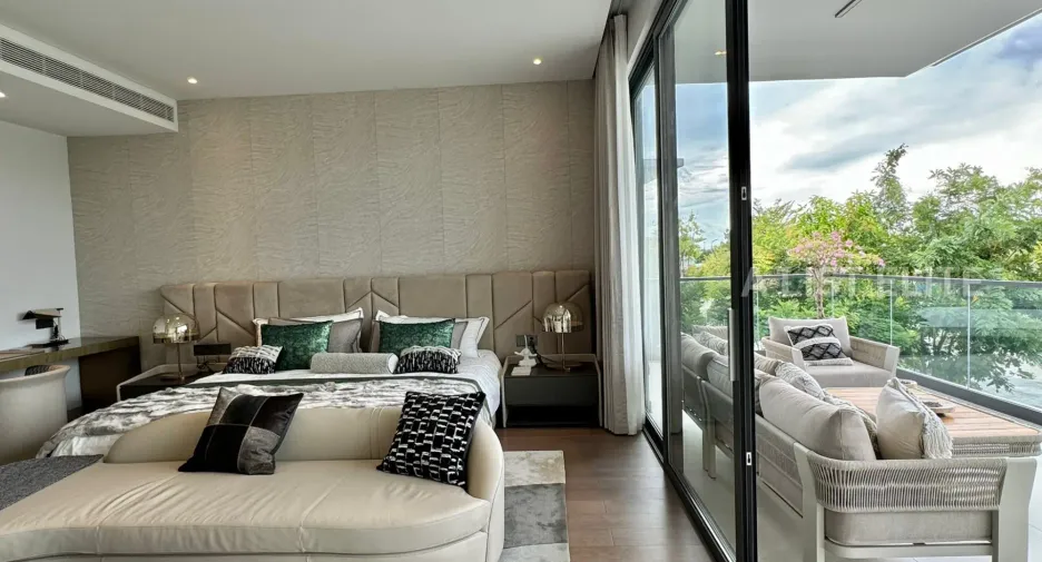 For sale 4 bedrooms house in Huay Yai, Pattaya