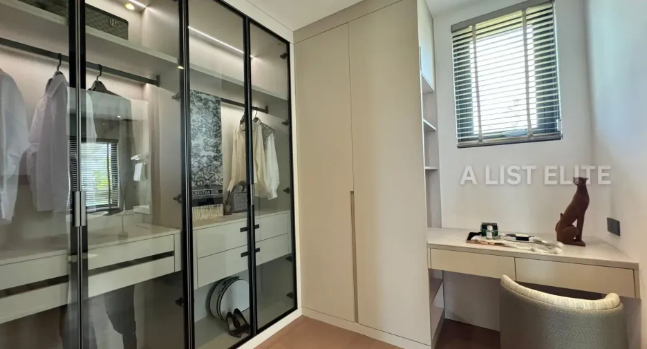 For sale 4 bedrooms house in Huay Yai, Pattaya