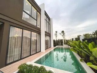 For sale 4 bedrooms house in Bang Lamung, Chonburi