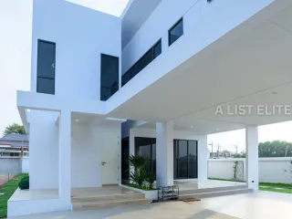 For sale 4 bedrooms house in Bang Lamung, Chonburi