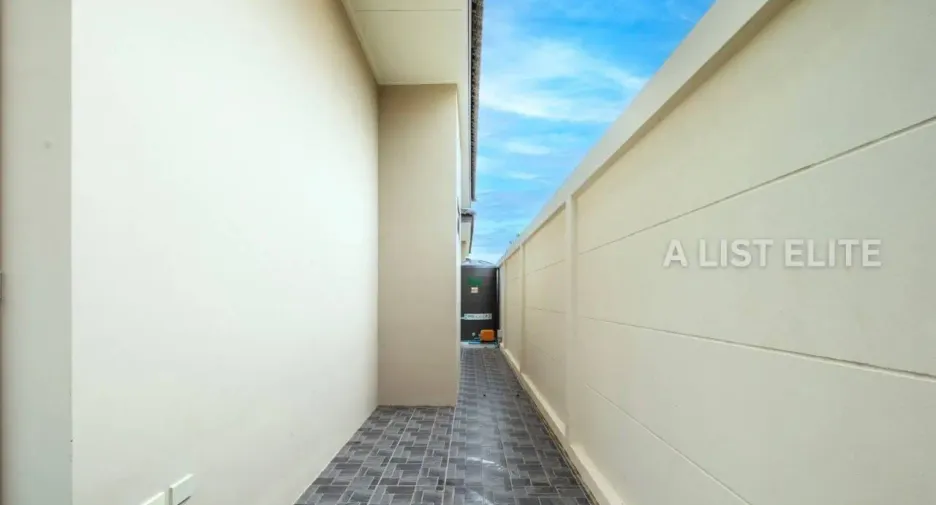 For sale 3 bedrooms house in Bang Lamung, Chonburi