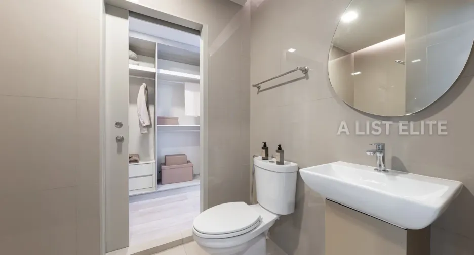 For sale 1 bed condo in Huai Khwang, Bangkok