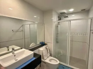 For rent 3 bedrooms condo in Mueang Samut Prakan, Samut Prakan