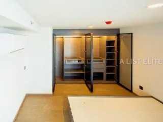 Condo en venta de 2 habitaciones en Bang Rak, Bangkok