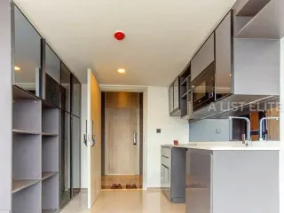 Condo en venta de 2 habitaciones en Bang Rak, Bangkok