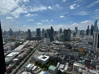 Condo en venta de 2 habitaciones en Bang Rak, Bangkok