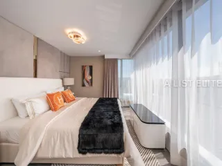 For sale 3 bedrooms condo in Khlong Toei, Bangkok