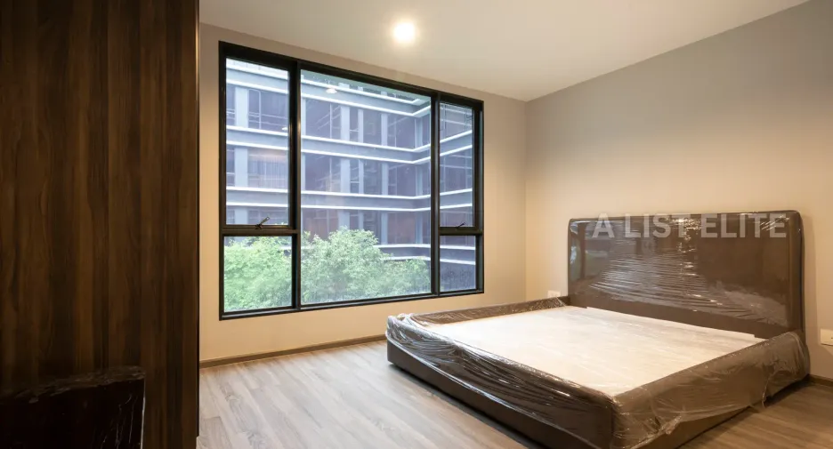 For sale 2 bedrooms condo in Khlong Toei, Bangkok