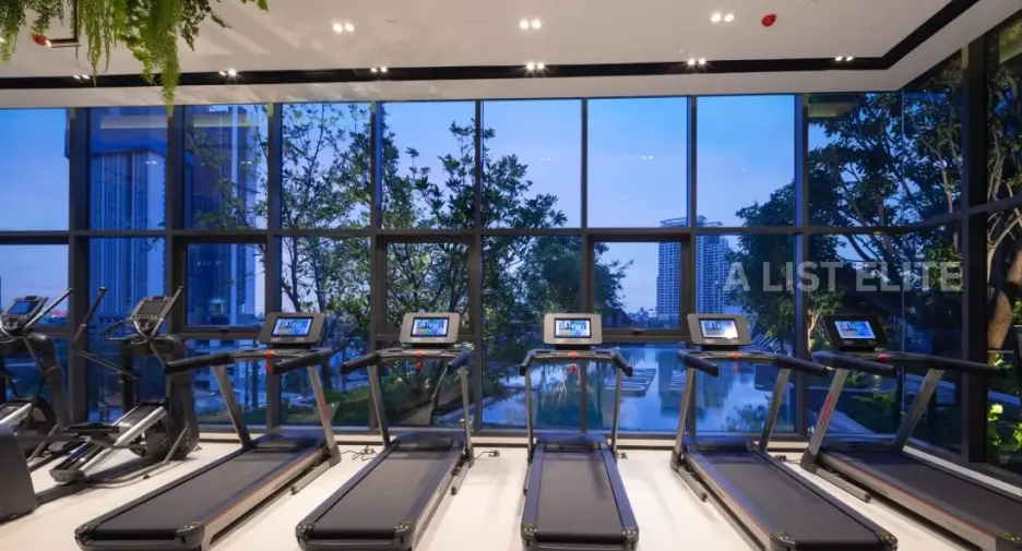 For sale 2 bedrooms condo in Khlong Toei, Bangkok