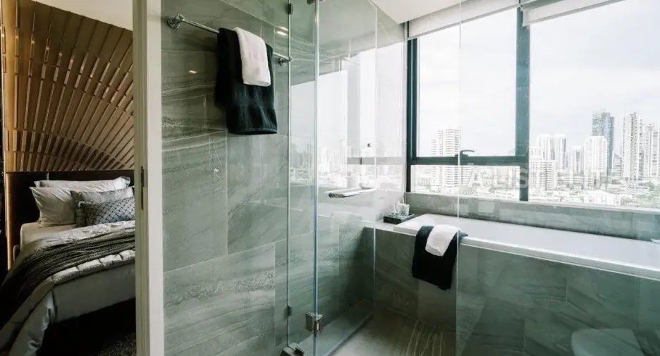 For sale 2 bedrooms condo in Khlong Toei, Bangkok