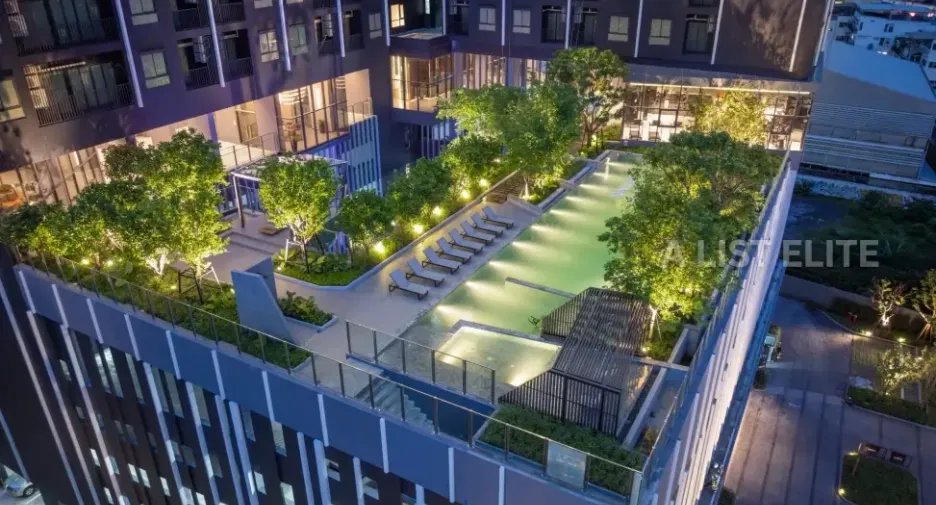 For sale 2 bedrooms condo in Khlong Toei, Bangkok