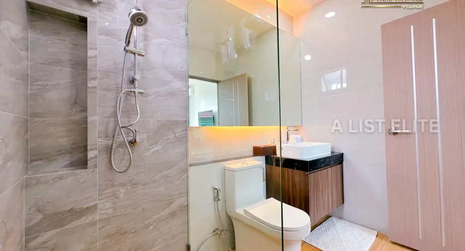Haus zum Kauf mit 4 Zimmer in Bang Lamung, Chonburi