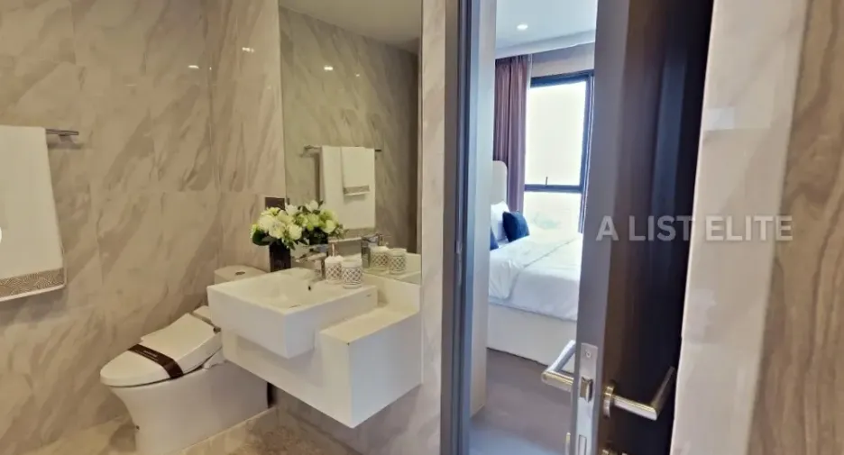 For sale 1 bed condo in Khlong Toei, Bangkok