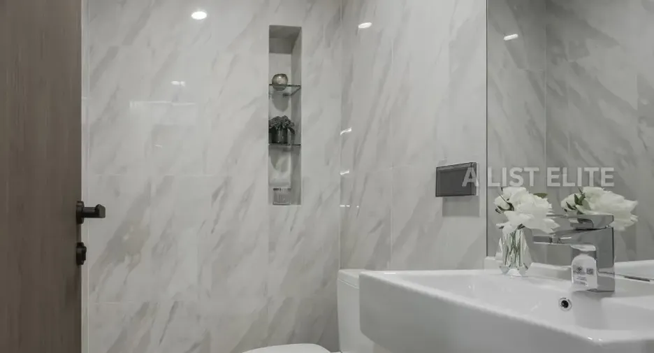 For sale 1 bed condo in Khlong Toei, Bangkok