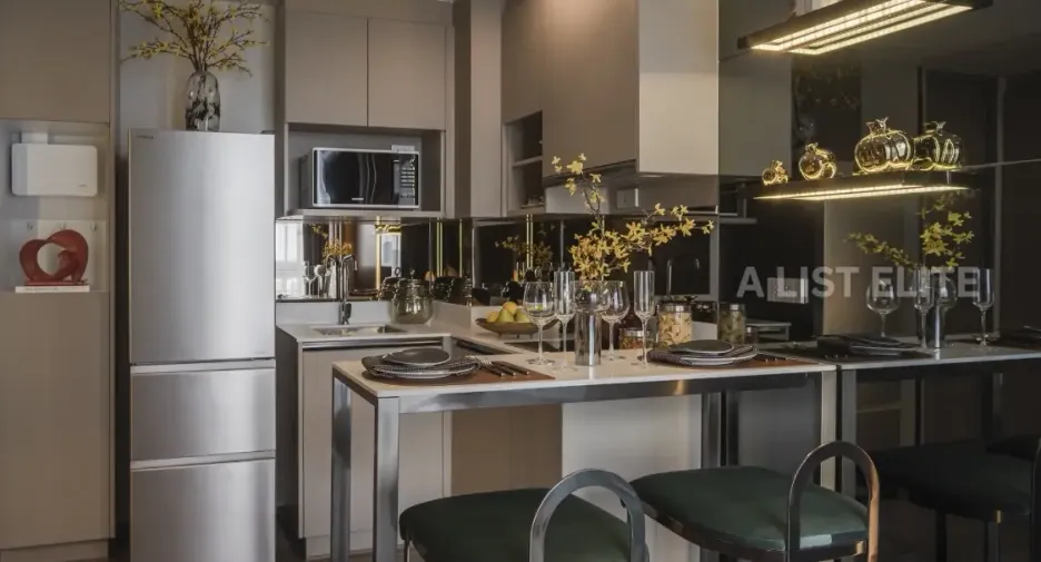 For sale 1 bed condo in Khlong Toei, Bangkok