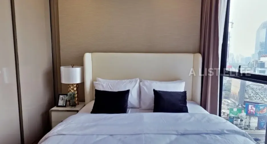 For sale 1 bed condo in Khlong Toei, Bangkok