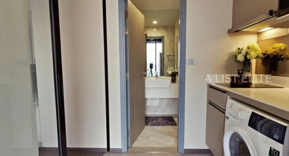 For sale 1 bed condo in Khlong Toei, Bangkok