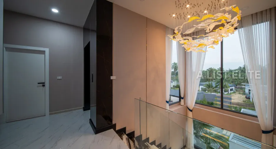For sale 5 bedrooms house in East Pattaya, Pattaya