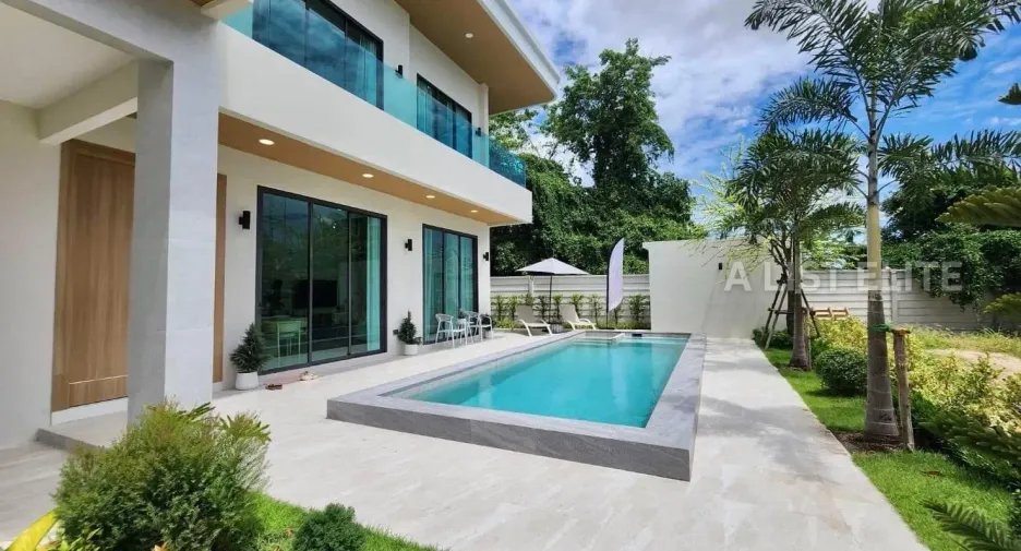 For sale 4 bedrooms house in Bang Lamung, Chonburi