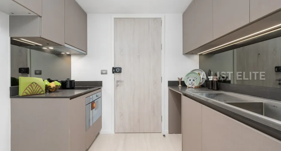 Продажа 1 кровать кондо в Кхлонг Тоеи, Бангкок
