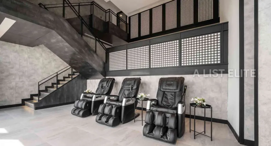 For sale 1 bed condo in Phaya Thai, Bangkok