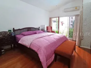 For sale 4 bedrooms condo in Khlong Toei, Bangkok