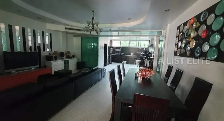 À vendre 4 chambres condo à Yan Nawa, Bangkok
