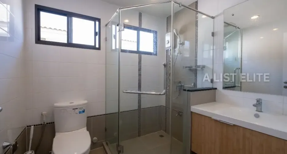 For rent 3 bedrooms house in Bang Phli, Samut Prakan