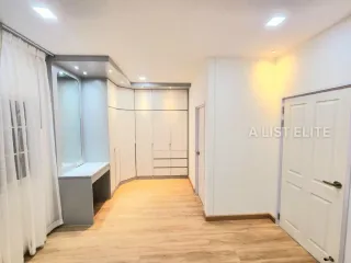 For rent 4 bedrooms condo in Mueang Samut Prakan, Samut Prakan