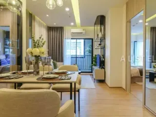Condo en venta de 2 habitaciones en Bang Khae, Bangkok
