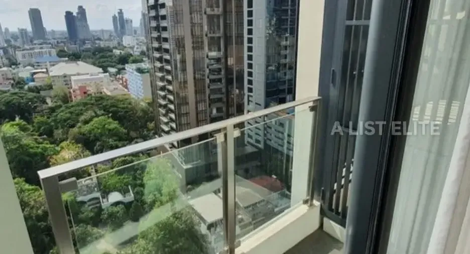 For sale 2 bedrooms condo in Khlong Toei, Bangkok
