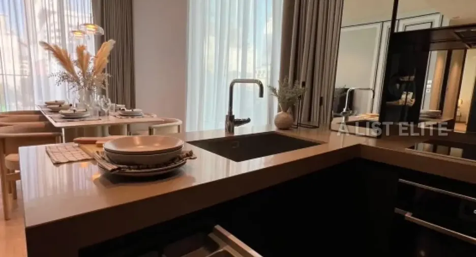 Wohnung zur Miete mit 2 Zimmer in Pathum Wan, Bangkok