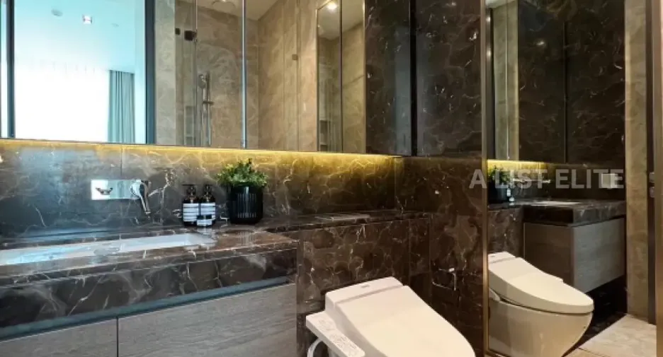 Wohnung zur Miete mit 2 Zimmer in Pathum Wan, Bangkok