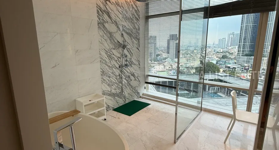 For rent 3 bedrooms condo in Bang Kho Laem, Bangkok