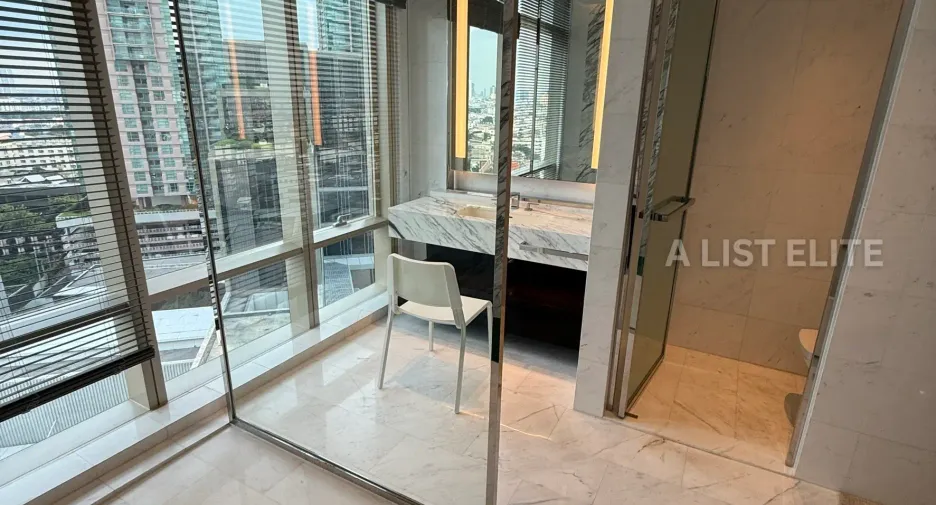 For rent 3 bedrooms condo in Bang Kho Laem, Bangkok