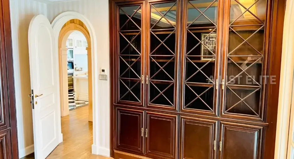 For rent 3 bedrooms condo in Yan Nawa, Bangkok